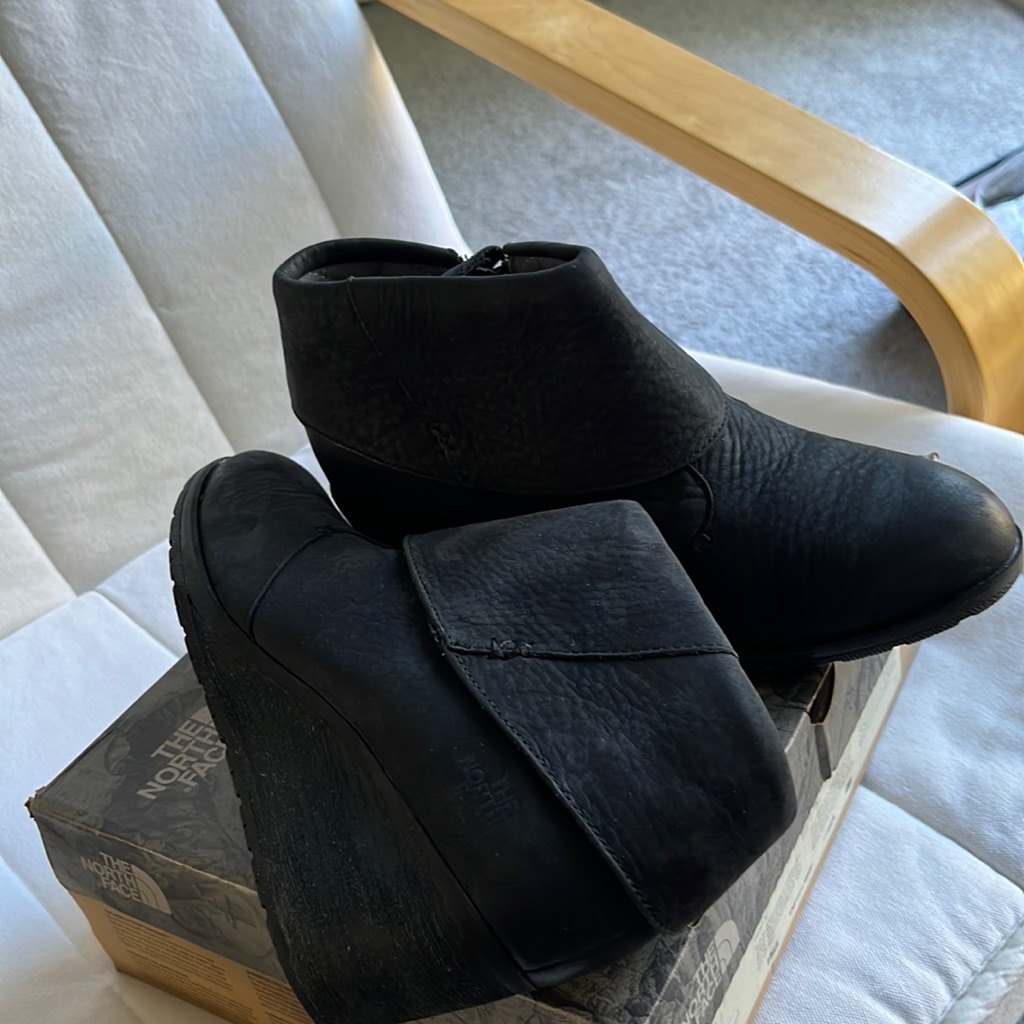 Waterproof Boots Size 8 The North Face Brand 35